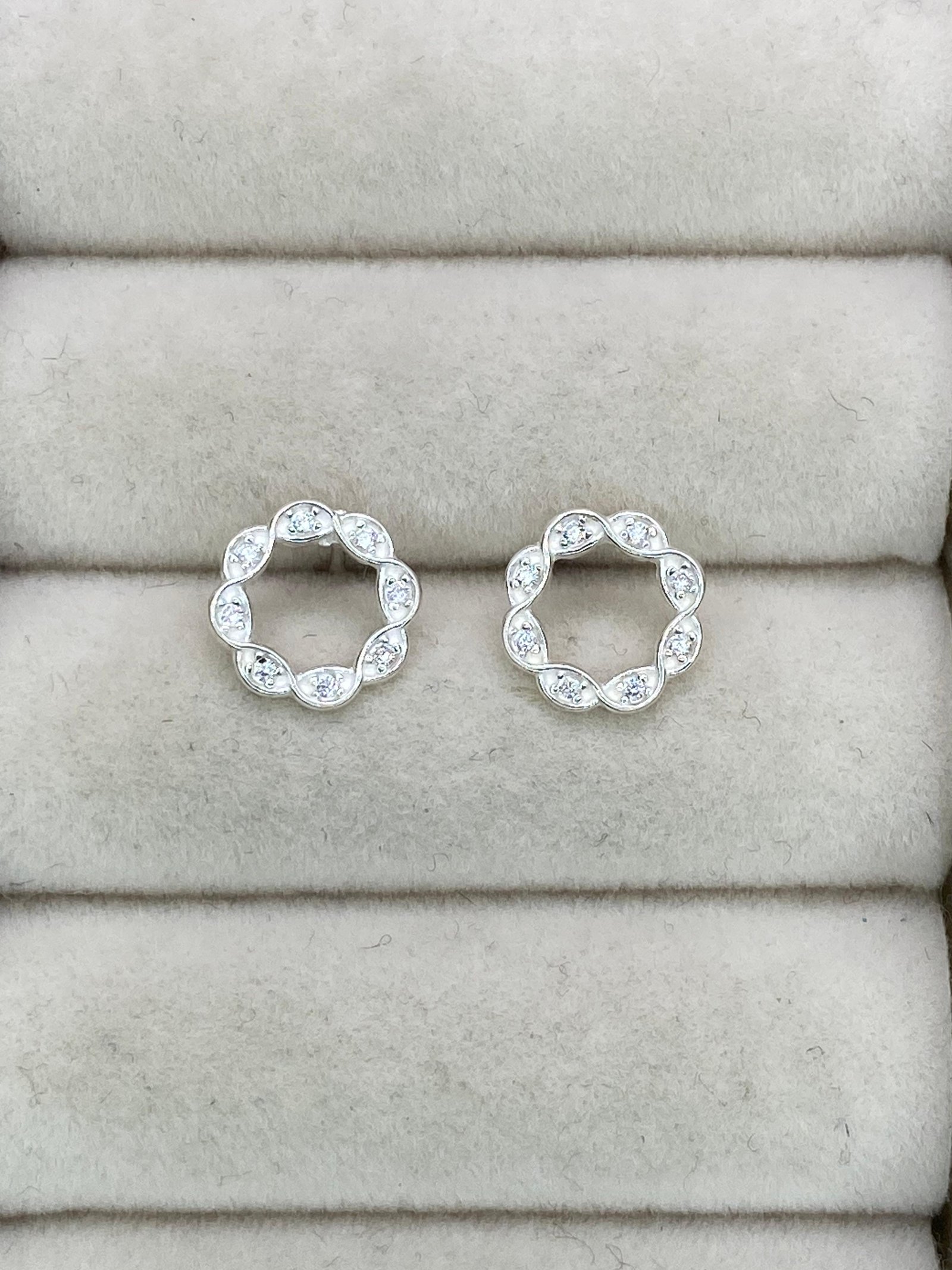 Brinco Círculo Zircônia