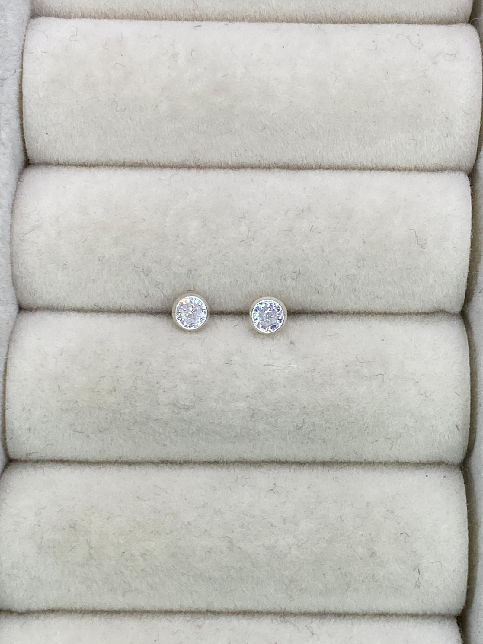 Brinco Ponto Luz Crave Inglesa