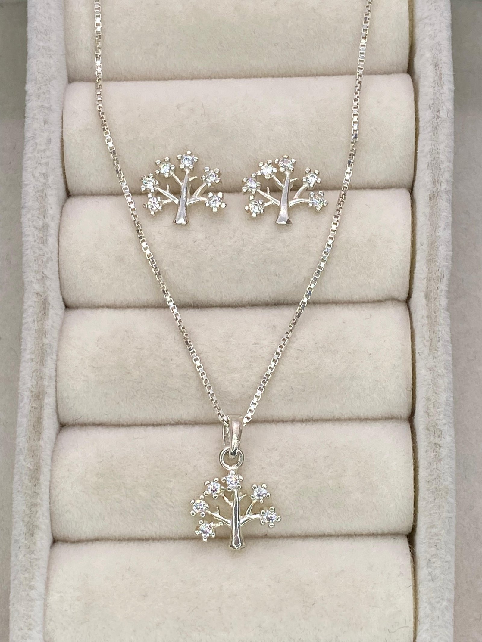 Conjunto árvore da vida com zircônias