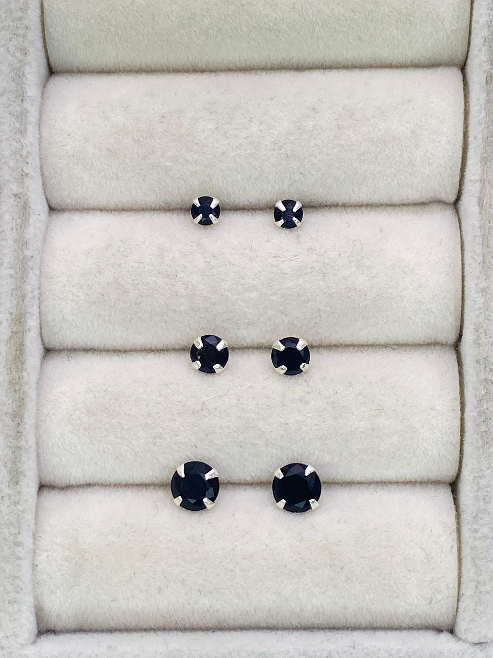 Brinco zircônia e baguete coração vazado